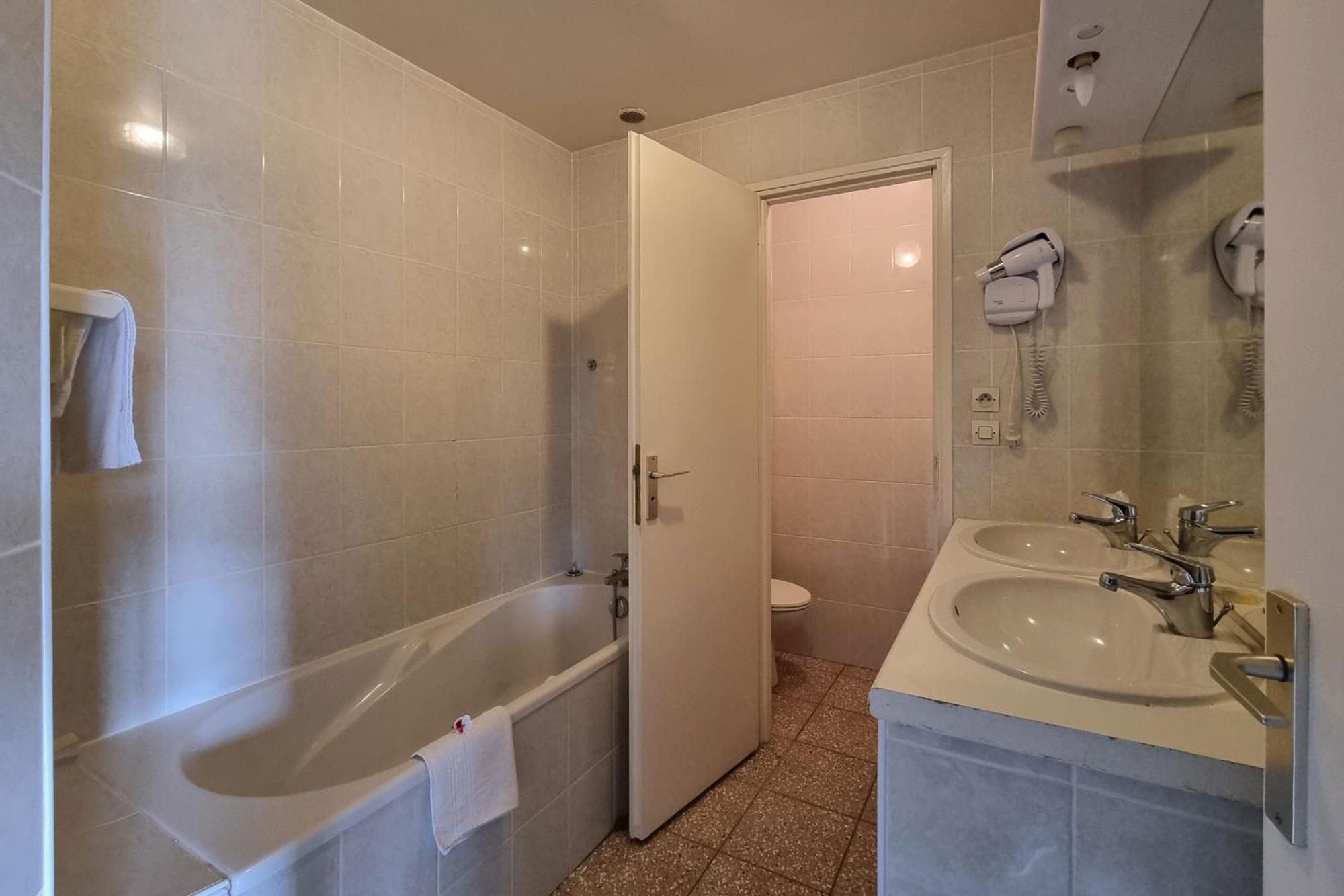 Le Catalan - Hotel Et Appartements Mont-Louis Εξωτερικό φωτογραφία