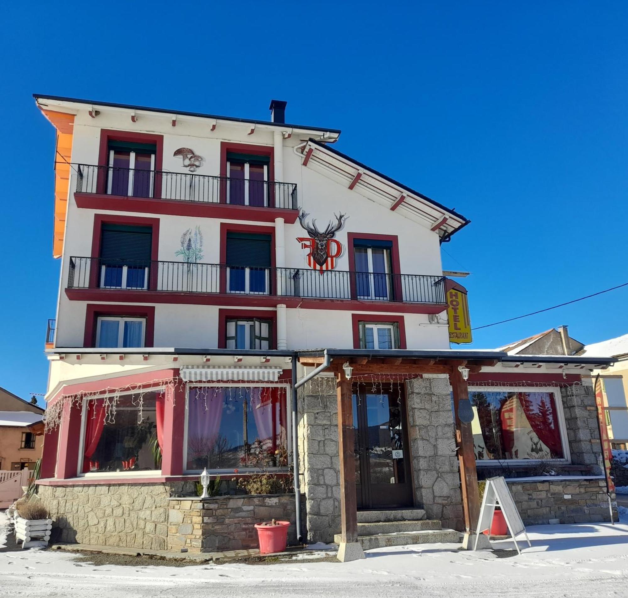 Le Catalan - Hotel Et Appartements Mont-Louis Εξωτερικό φωτογραφία