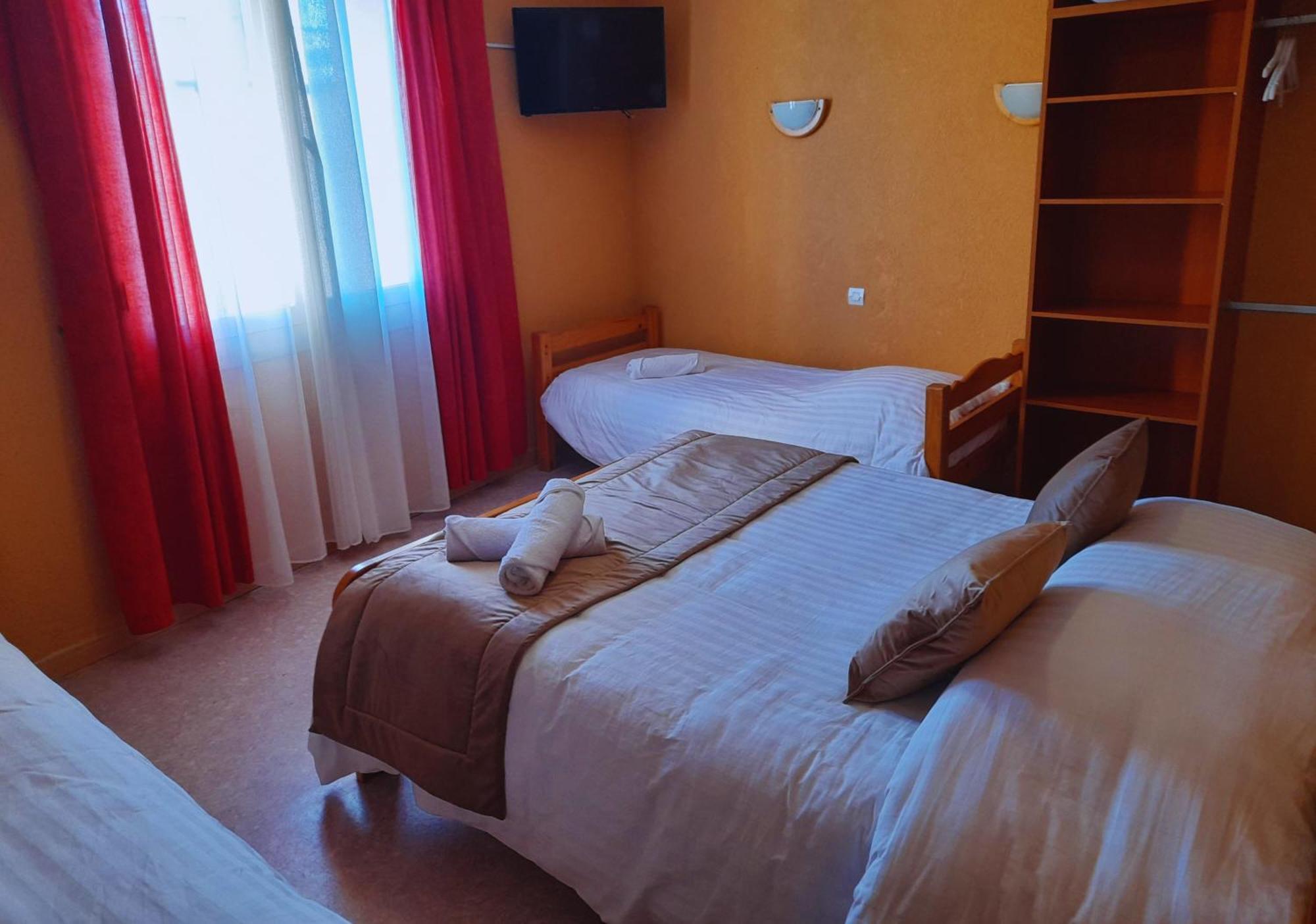 Le Catalan - Hotel Et Appartements Mont-Louis Εξωτερικό φωτογραφία