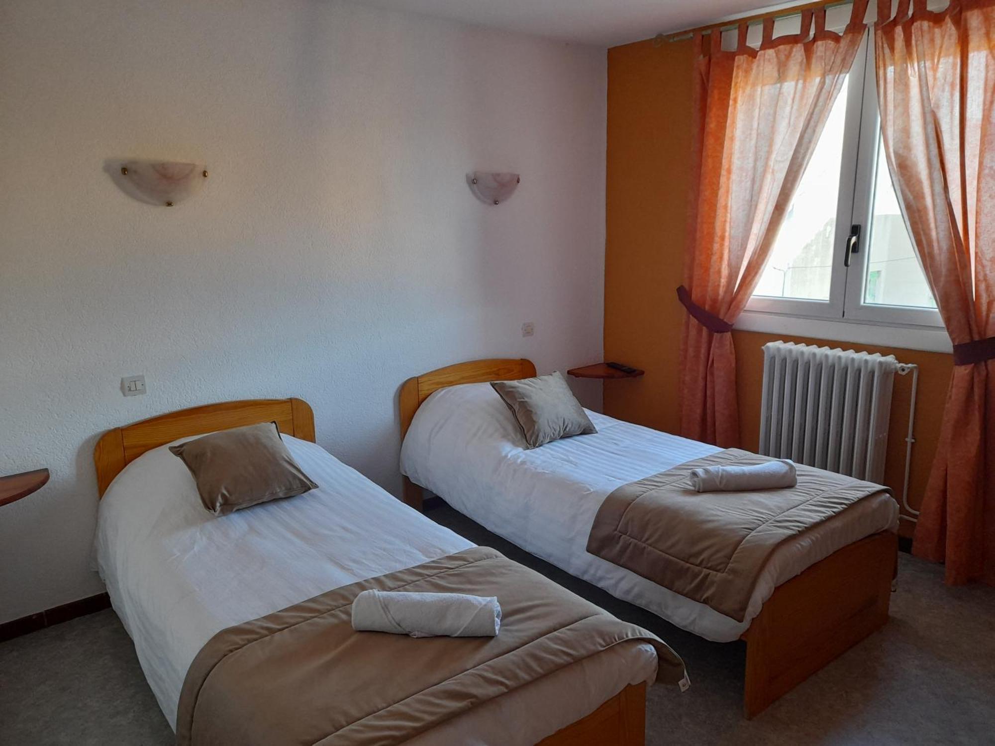 Le Catalan - Hotel Et Appartements Mont-Louis Εξωτερικό φωτογραφία