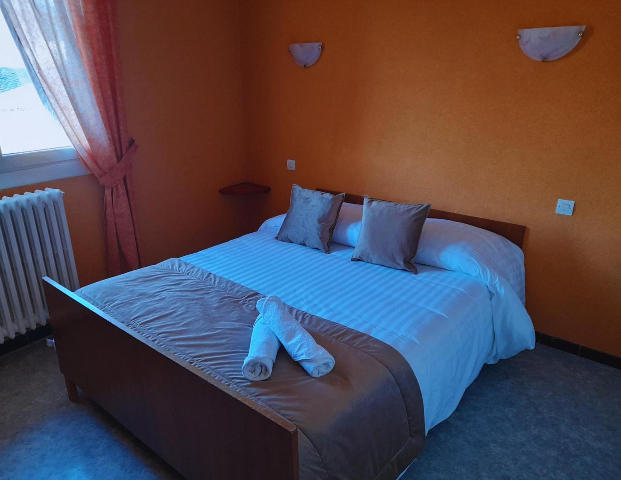 Le Catalan - Hotel Et Appartements Mont-Louis Εξωτερικό φωτογραφία