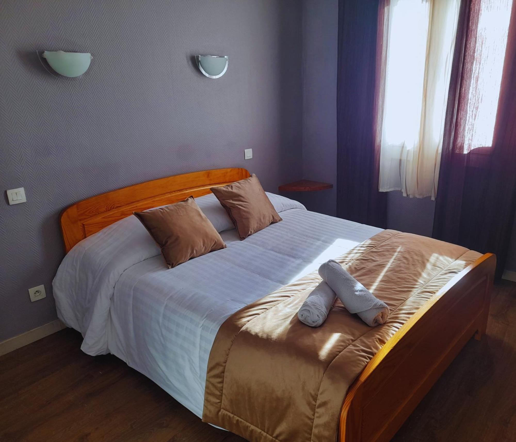 Le Catalan - Hotel Et Appartements Mont-Louis Εξωτερικό φωτογραφία